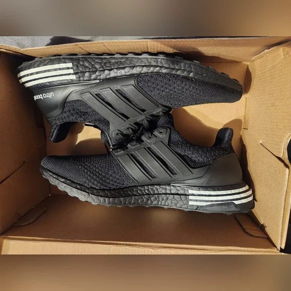 adidas gazelle silver green womens Men's Adidas Ultraboost Light  Pacers Running